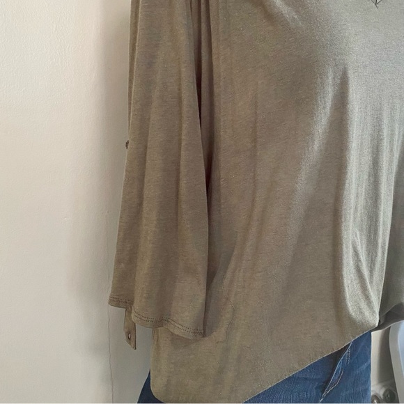 Women's Olive Green 3/4 Sleeve V Neck Soft Cotton Blend Top Size Large NWT - Picture 4 of 8